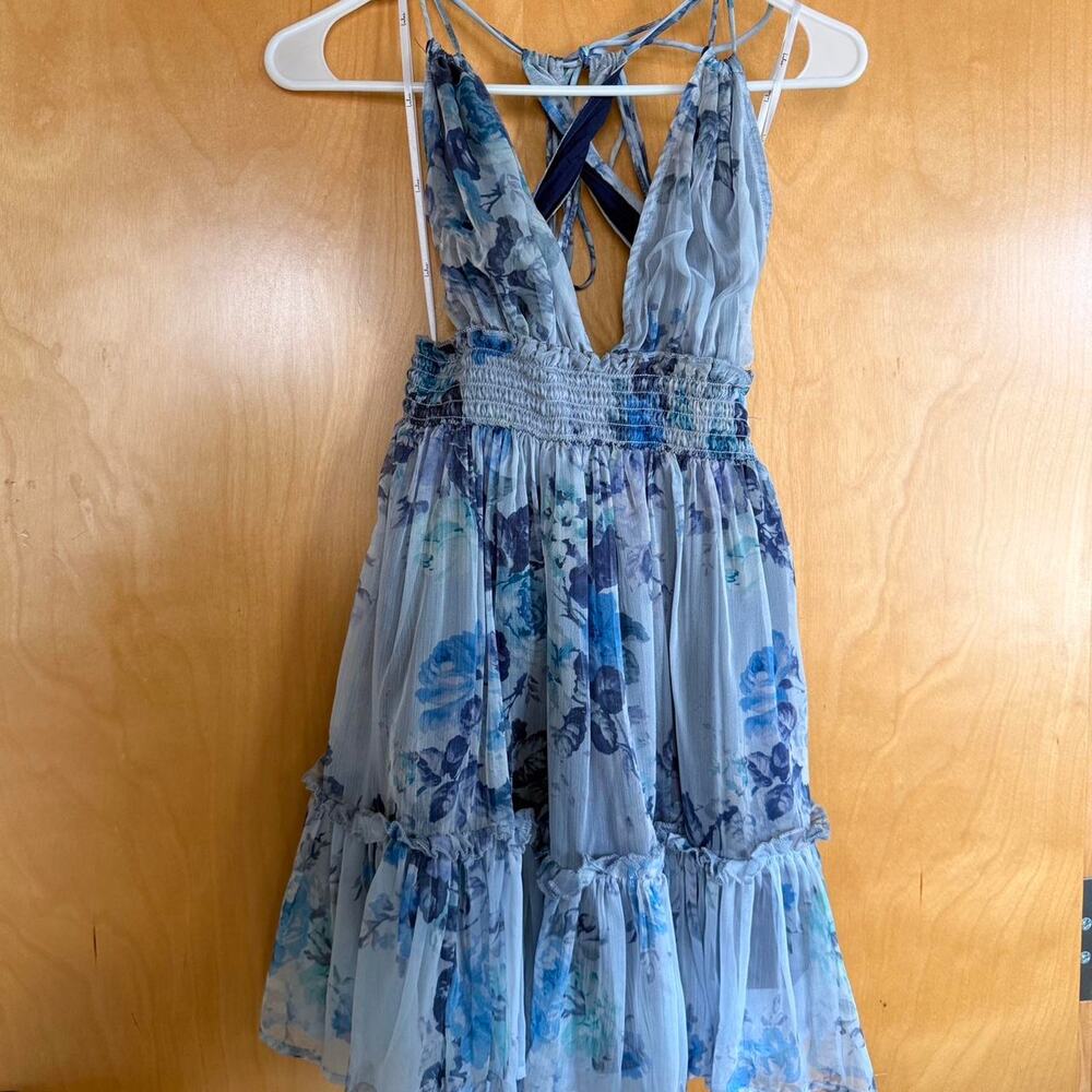 Beautiful floral blue dress criss